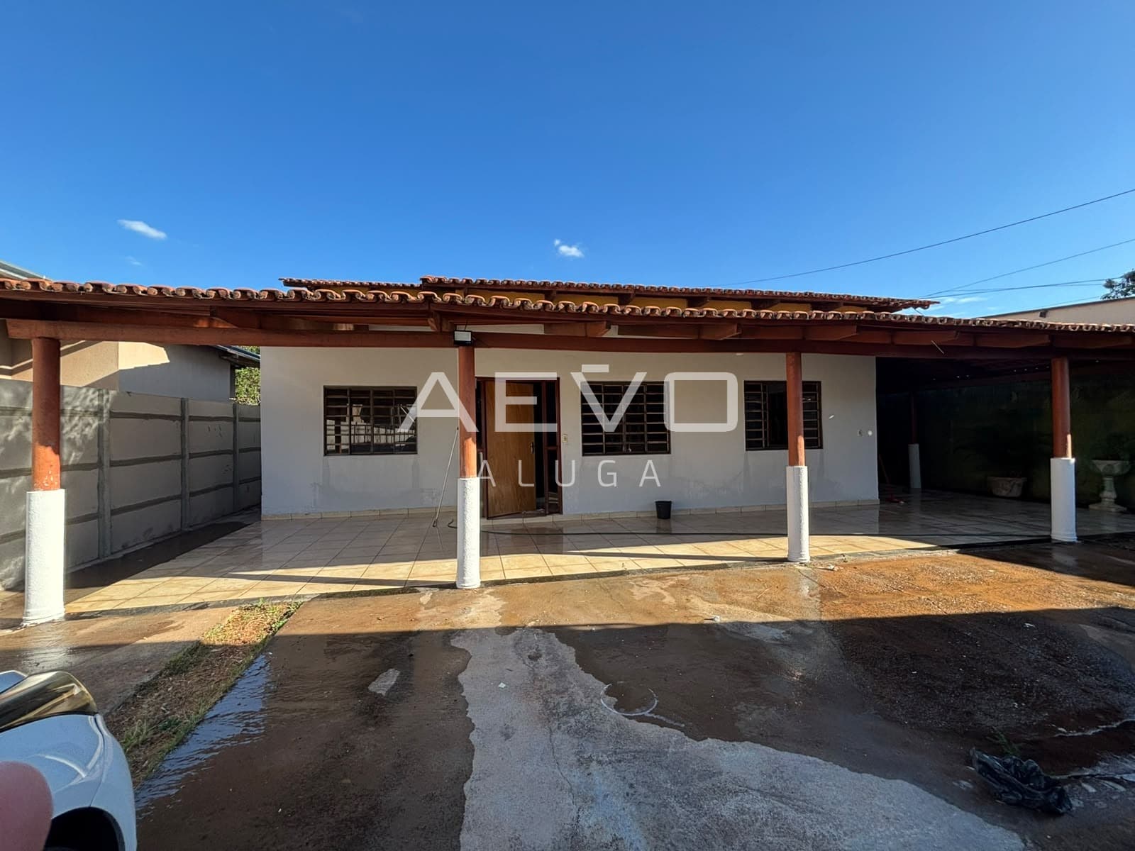 CASA DE 03 QUARTOS, PARQUE INDUSTRIAL JOÃO BRAZ.