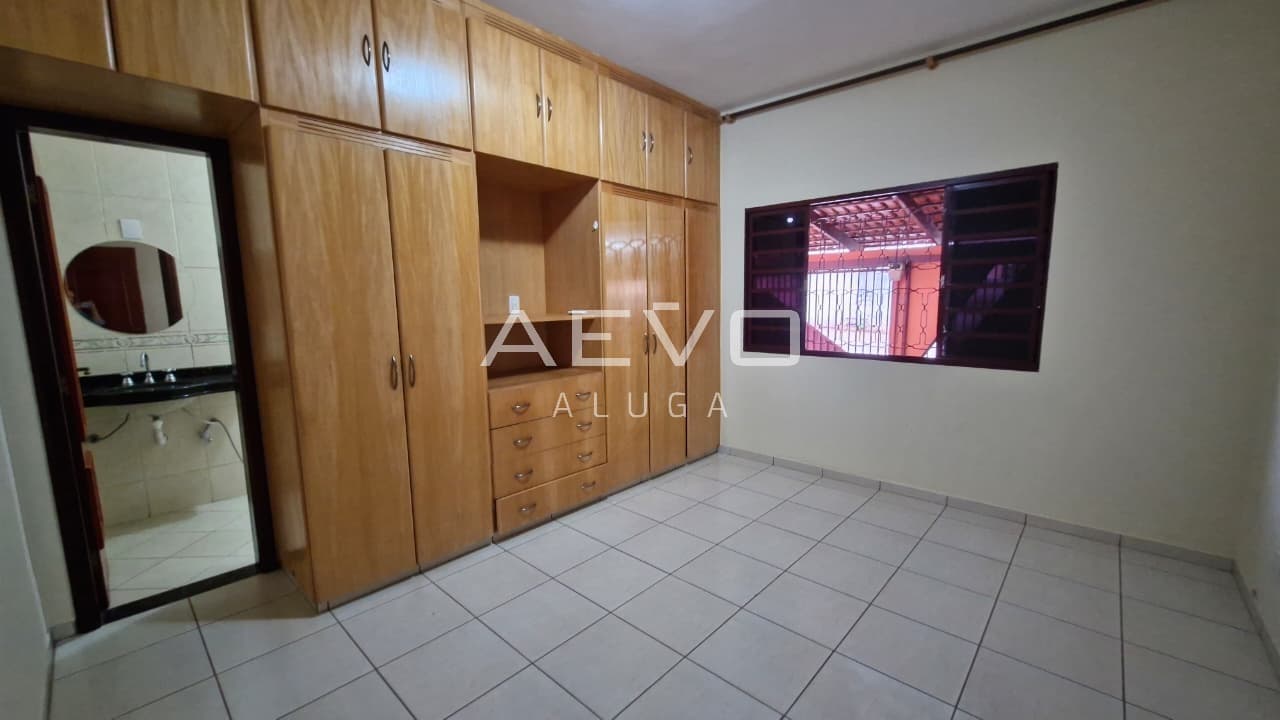 CASA DE 03 QUARTO, RESIDENCIAL SONHO DOURADO.