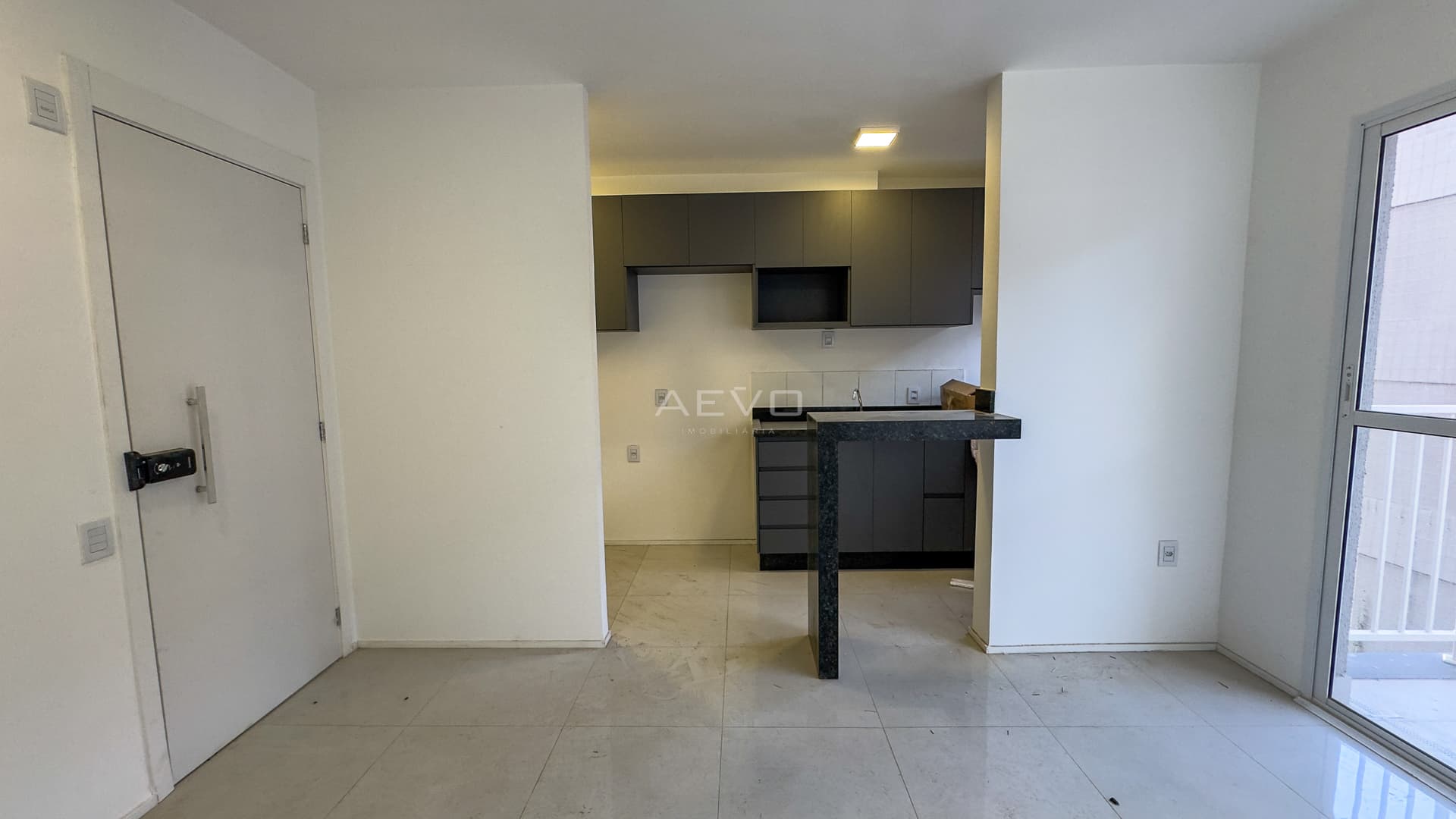 APARTAMENTO DE 02 QUARTOS, SETOR SUDOESTE.