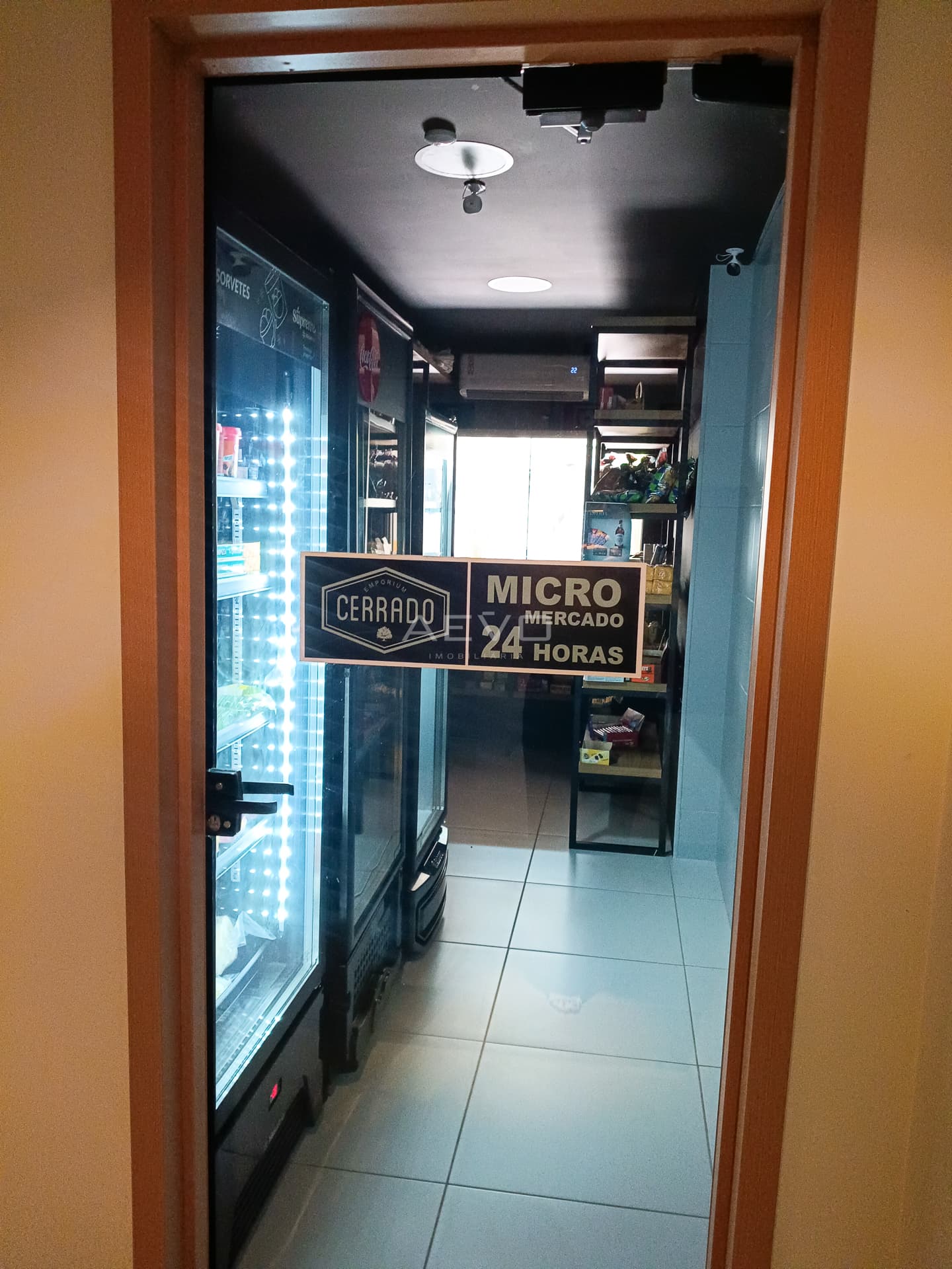 APARTAMENTO DE 02 QUARTOS, SETOR BUENO.