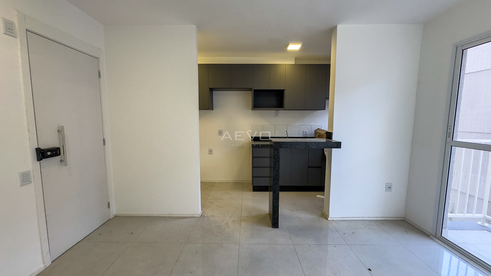 APARTAMENTO DE 02 QUARTOS, SETOR SUDOESTE.