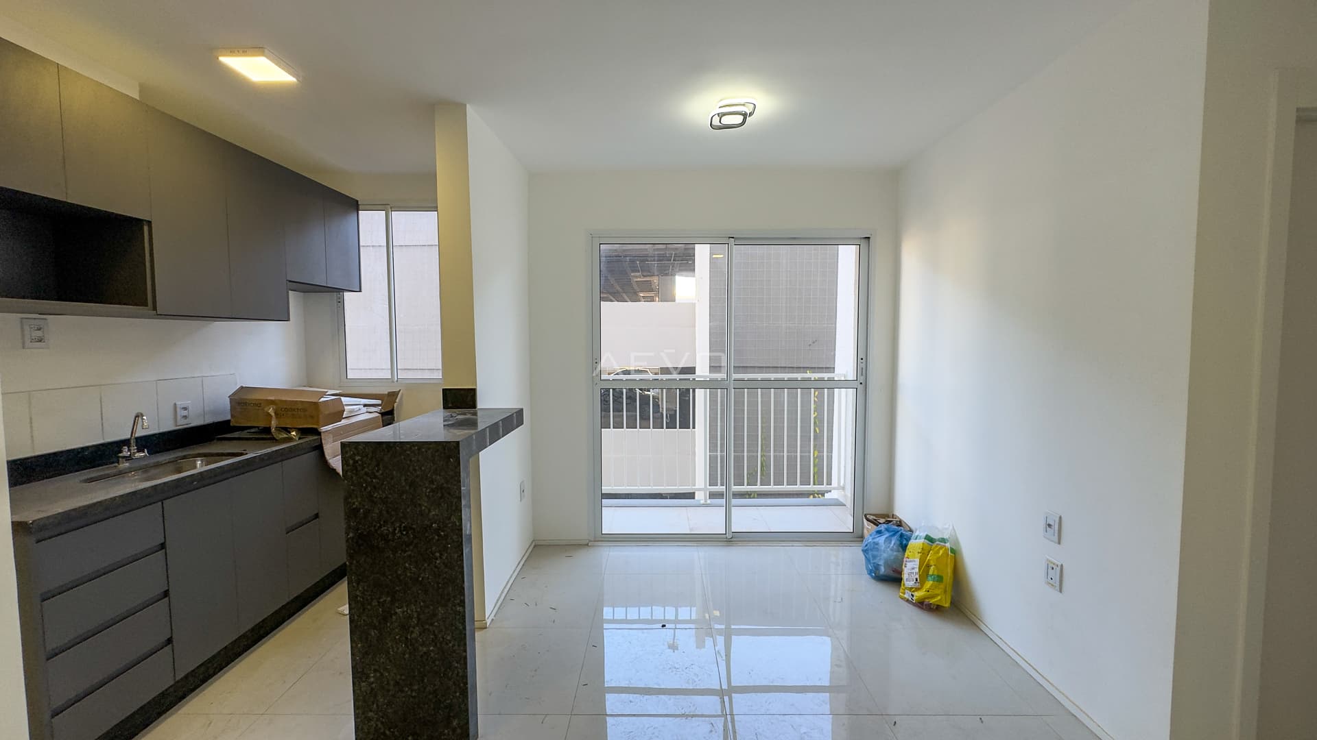 APARTAMENTO DE 02 QUARTOS, SETOR SUDOESTE.