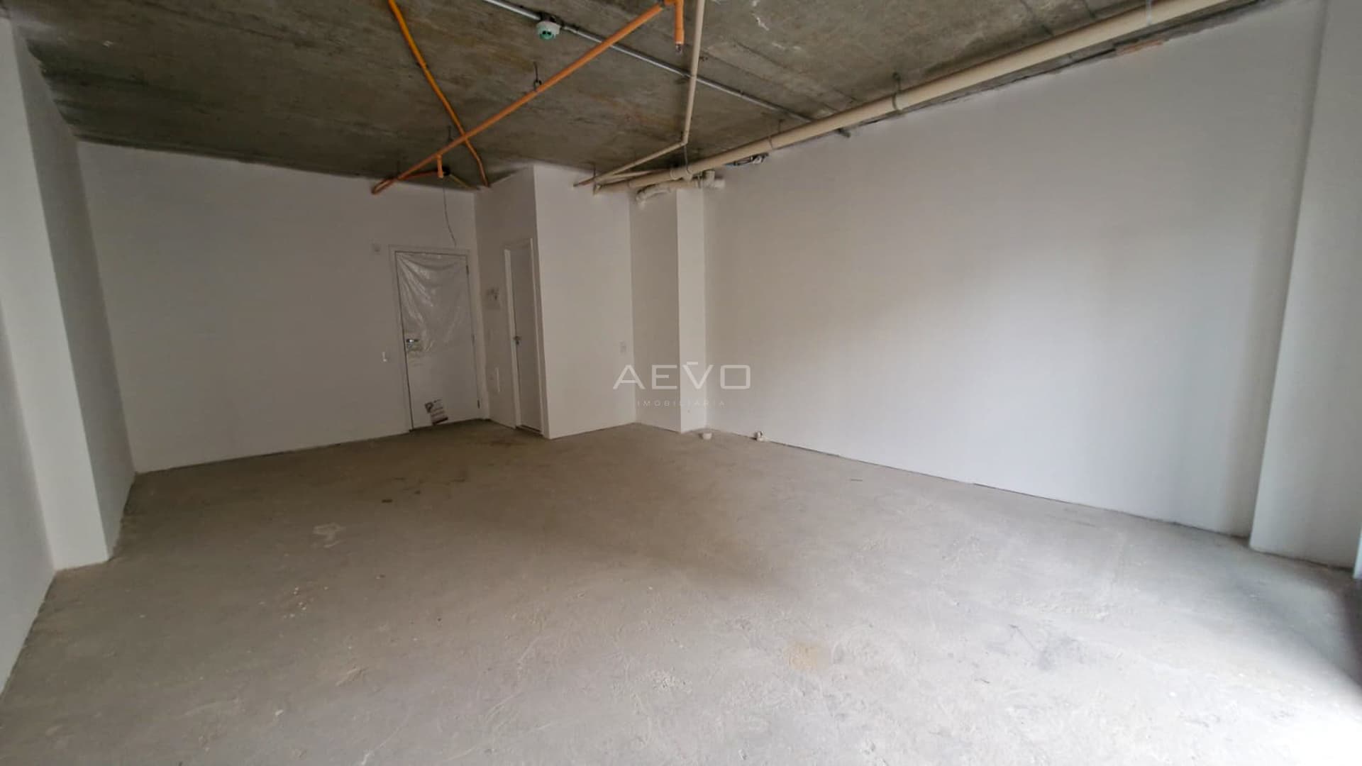 SALA COMERCIAL 43,01 m², METROPOLITAN BUENO.