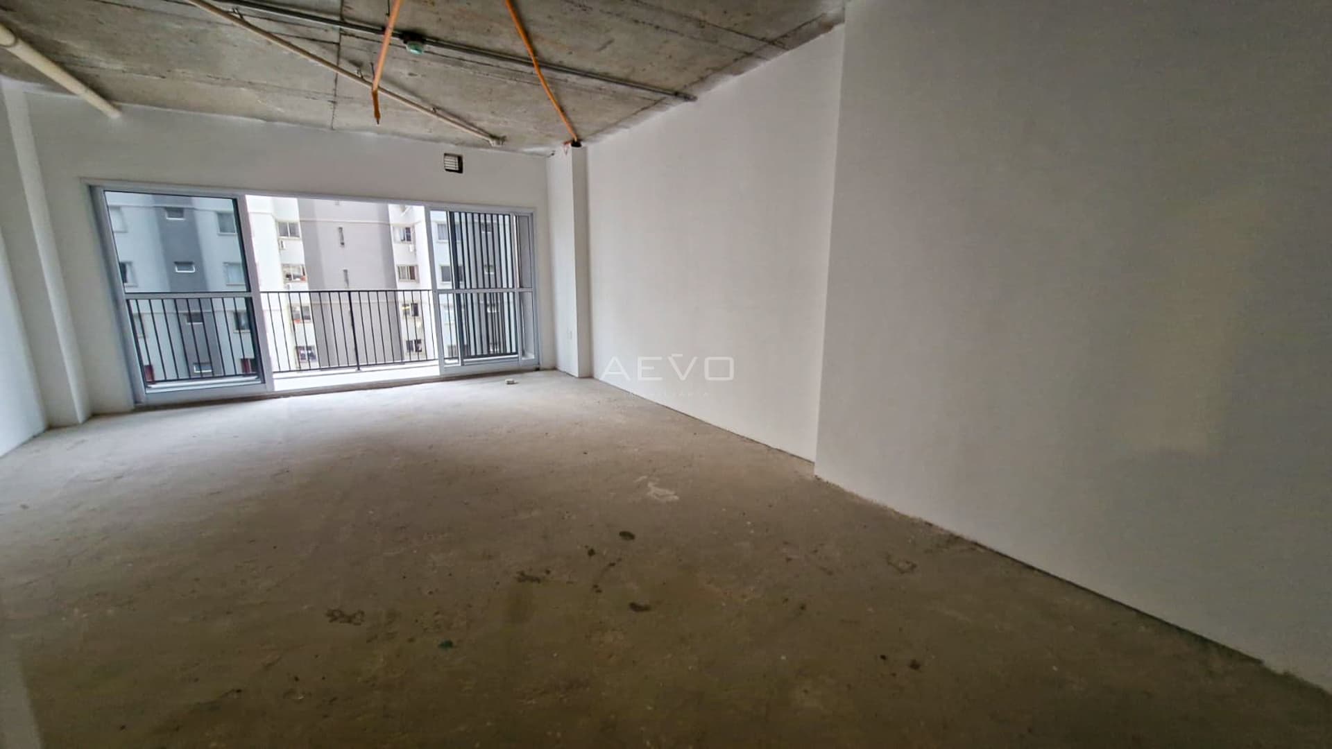 SALA COMERCIAL 43,01 m², METROPOLITAN BUENO.