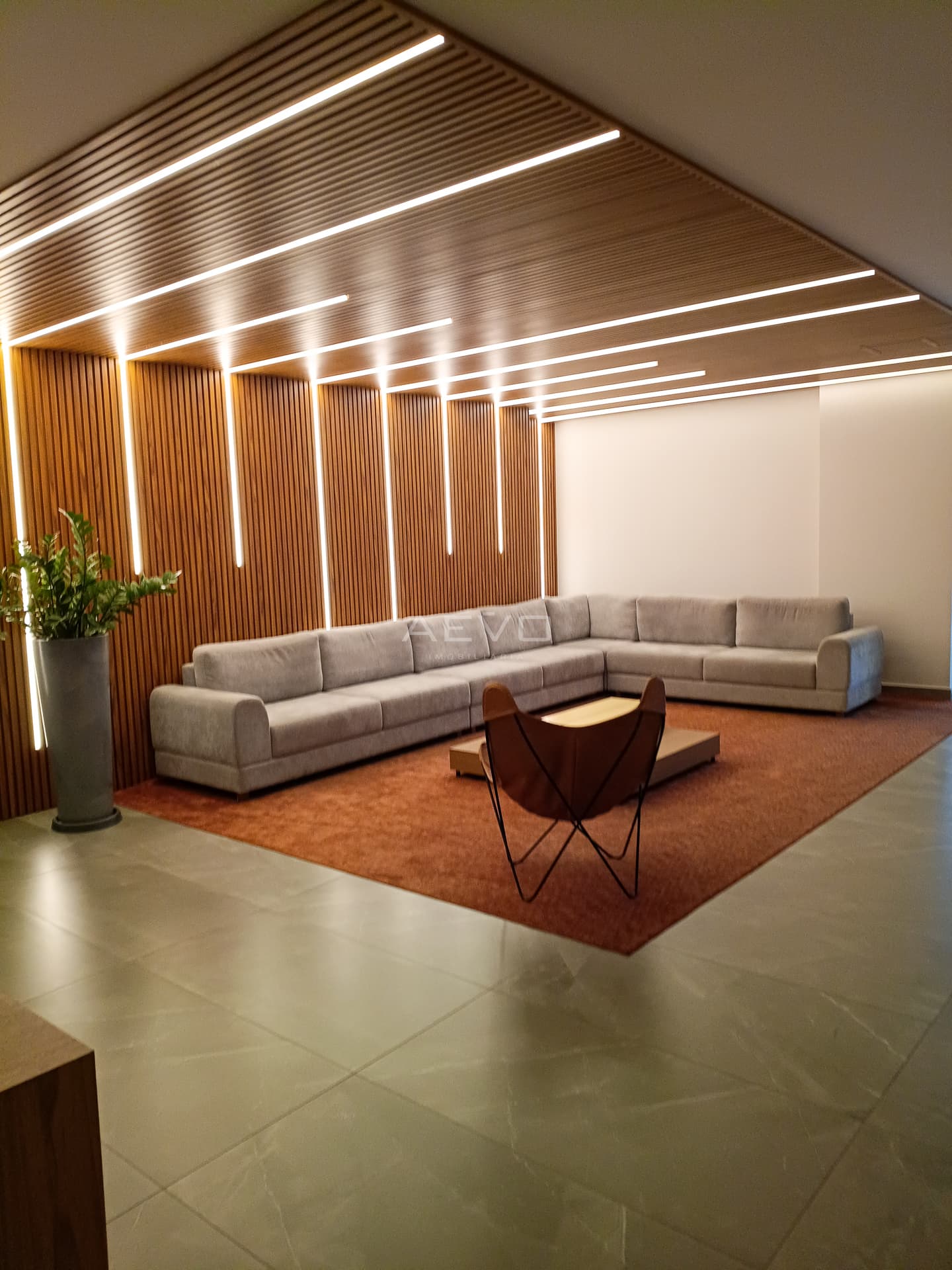 APARTAMENTO DE 02 QUARTOS, SETOR BUENO.