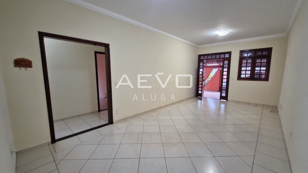 CASA DE 03 QUARTO, RESIDENCIAL SONHO DOURADO.