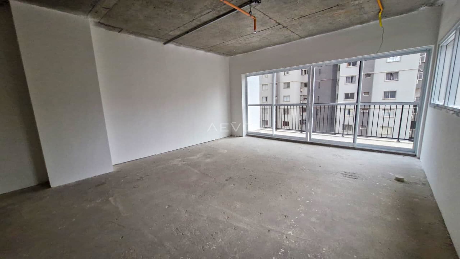 SALA COMERCIAL 56,53 m², METROPOLITAN BUENO.