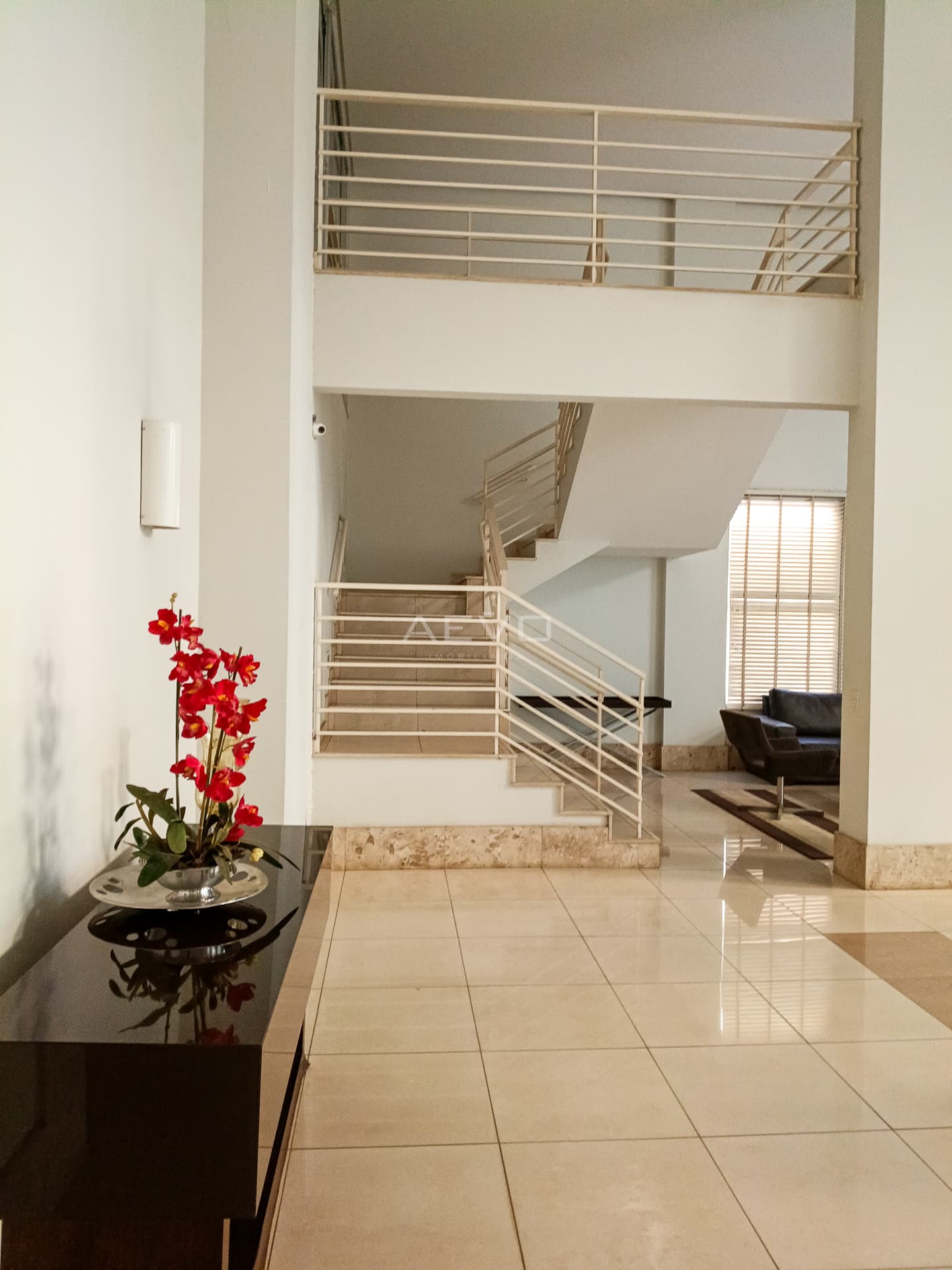 APARTAMENTO MOBILIADO 3 QUARTOS NO SETOR BUENO | 104 m² | 2 VAGAS
