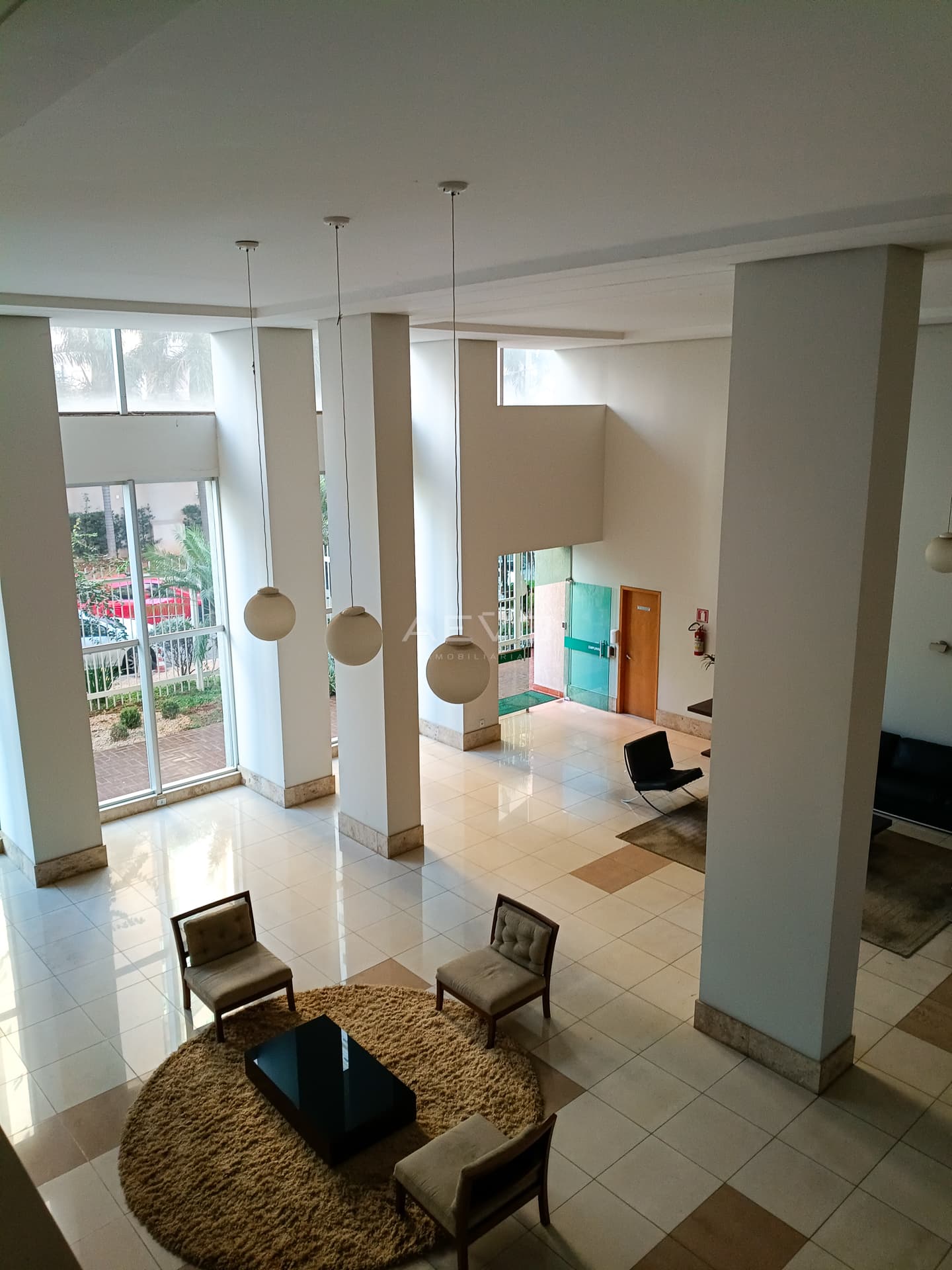 APARTAMENTO MOBILIADO 3 QUARTOS NO SETOR BUENO | 104 m² | 2 VAGAS