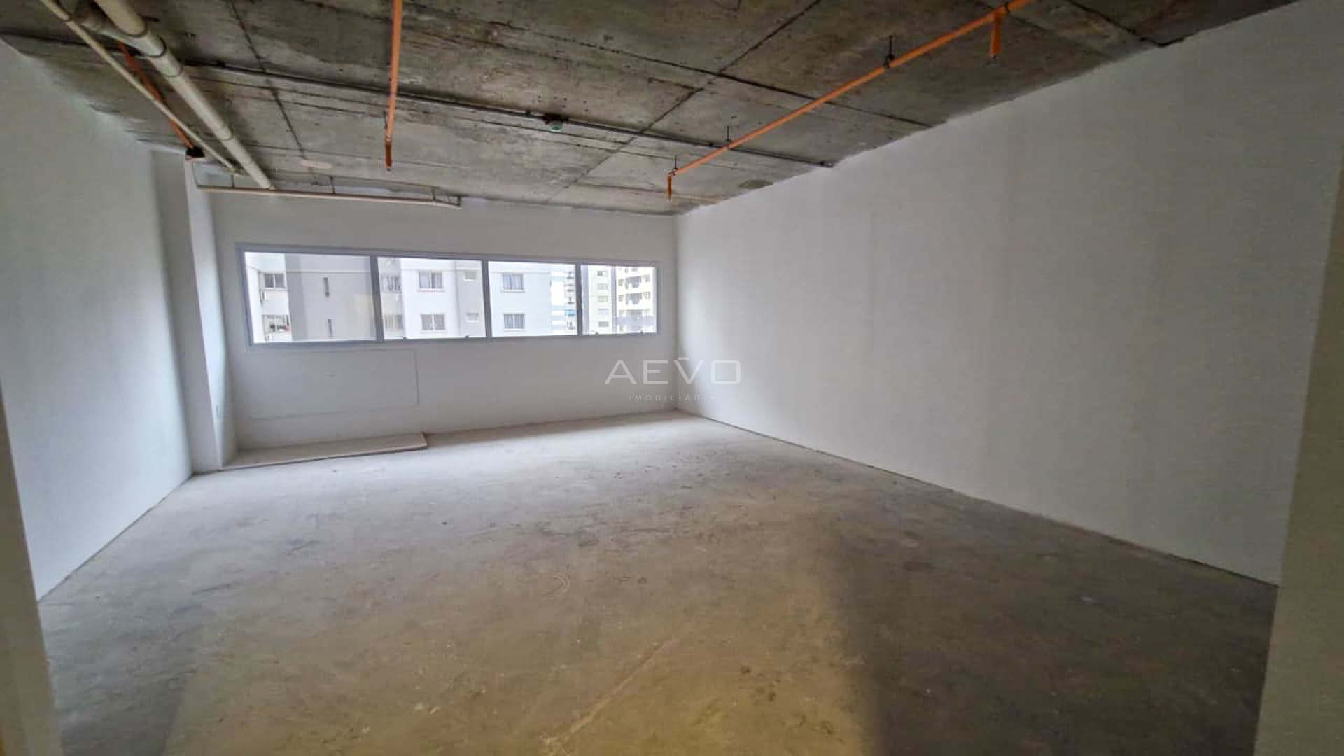 SALA COMERCIAL 43,50 m², METROPOLITAN BUENO.