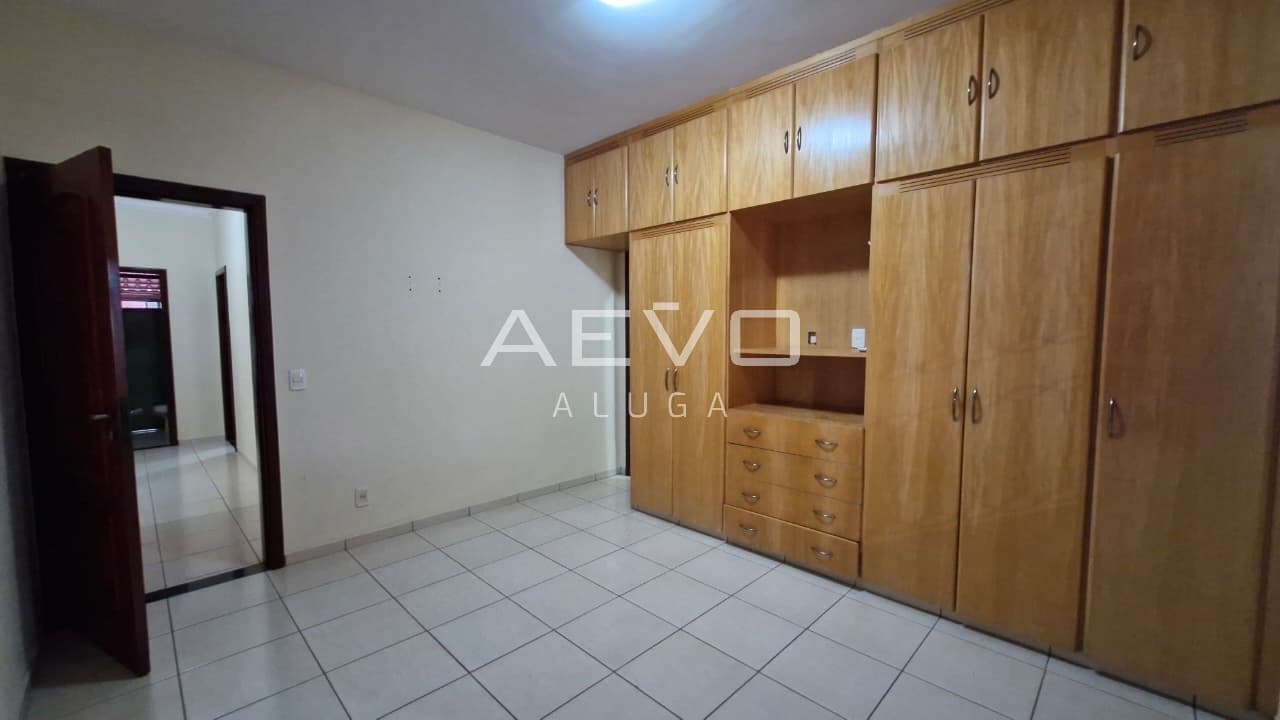 CASA DE 03 QUARTO, RESIDENCIAL SONHO DOURADO.